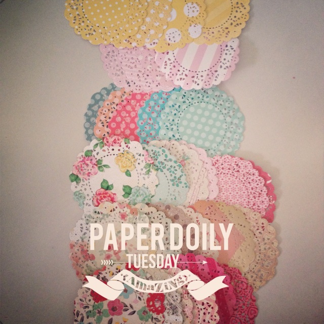 Paper Doily in different pattern and color 